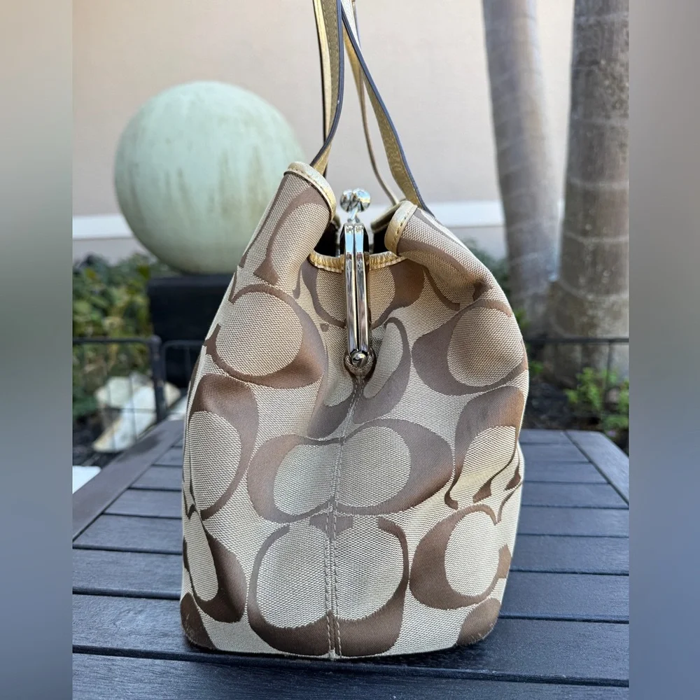 Coach Signature Stripe Kisslock Carryall - Picture 4 of 16